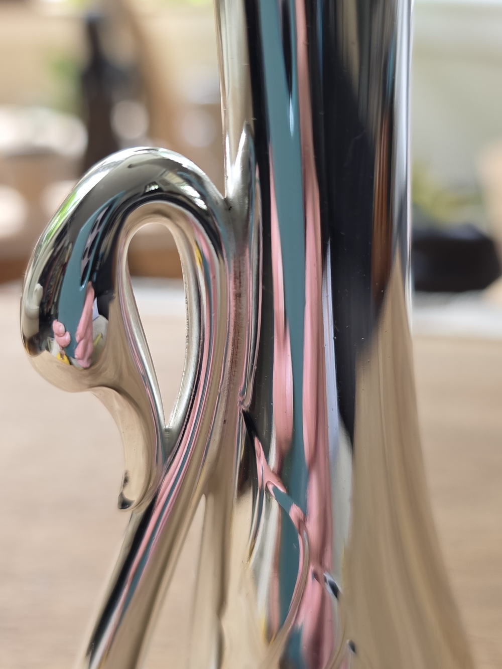 vintage Oneida silver-plated swan bud vase, standing approximately 7 inches tall - Picture 5 of 16